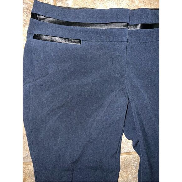 Maurice’s Blue Pants - Picture 3 of 4